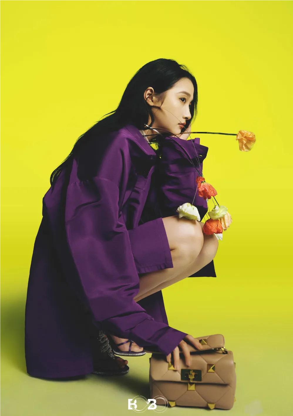 六月刊封面，关晓彤的童年投影时光美照，你看看美吗？