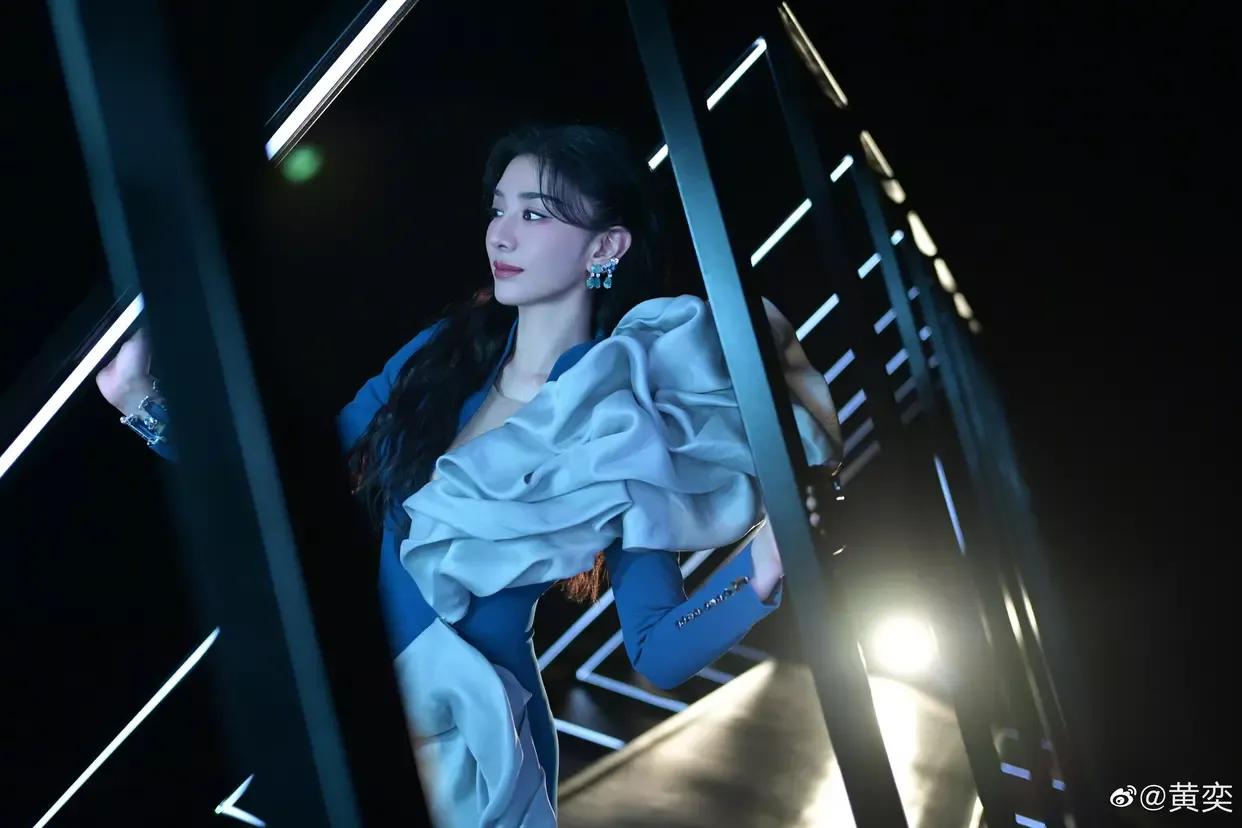 黄奕参加了《乘风破浪》之后，不仅变瘦了，也变美了