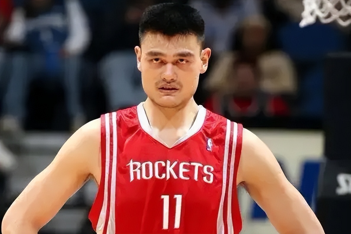 姚明为什么在nba退役了(姚明早退役，篮协有不可推卸的责任！姚明就是中国篮球之神)