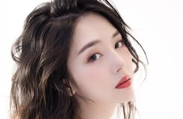 第一次见面送女生什么礼物比较好（第一次见面送女孩子礼物送什么比较好）