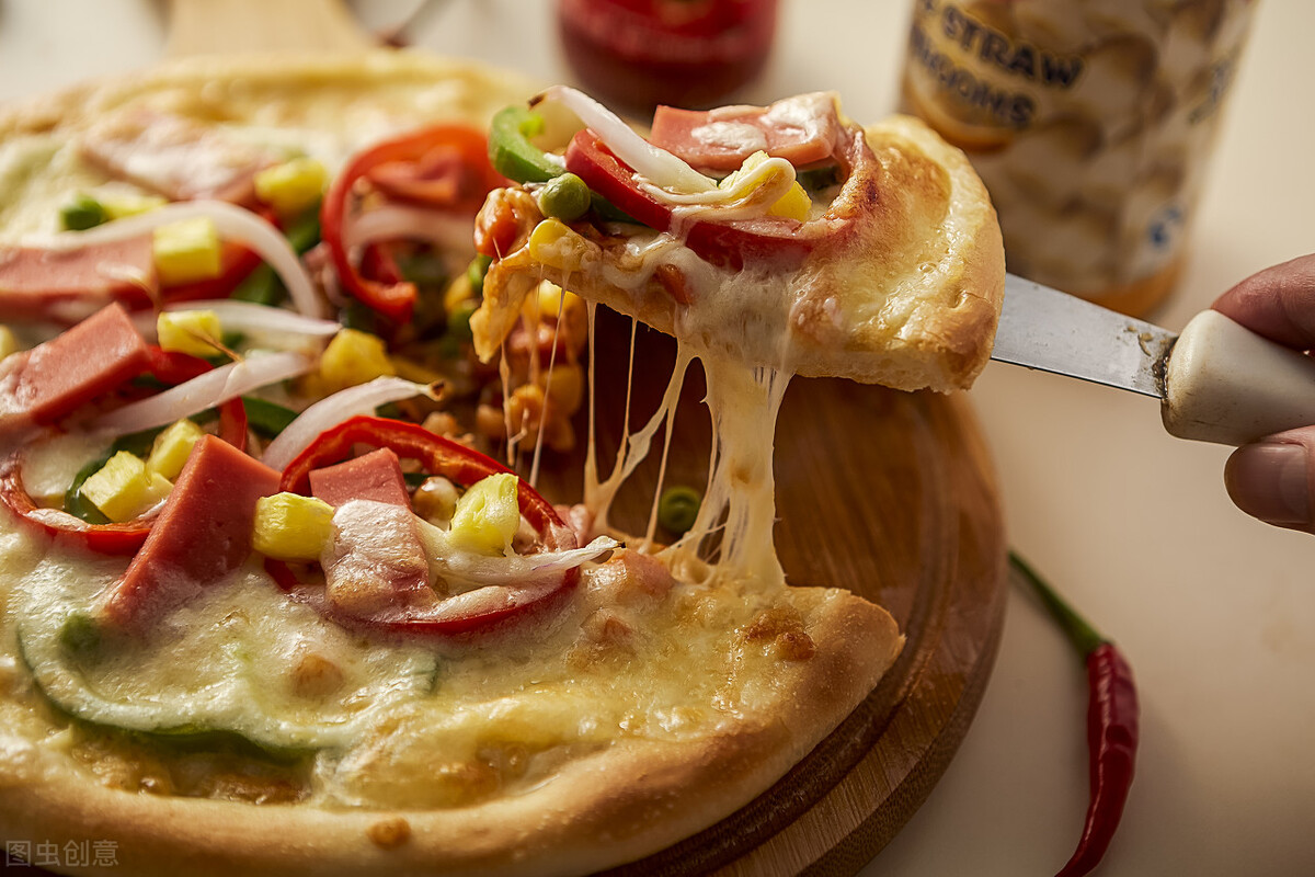 享受披萨的亲子时光