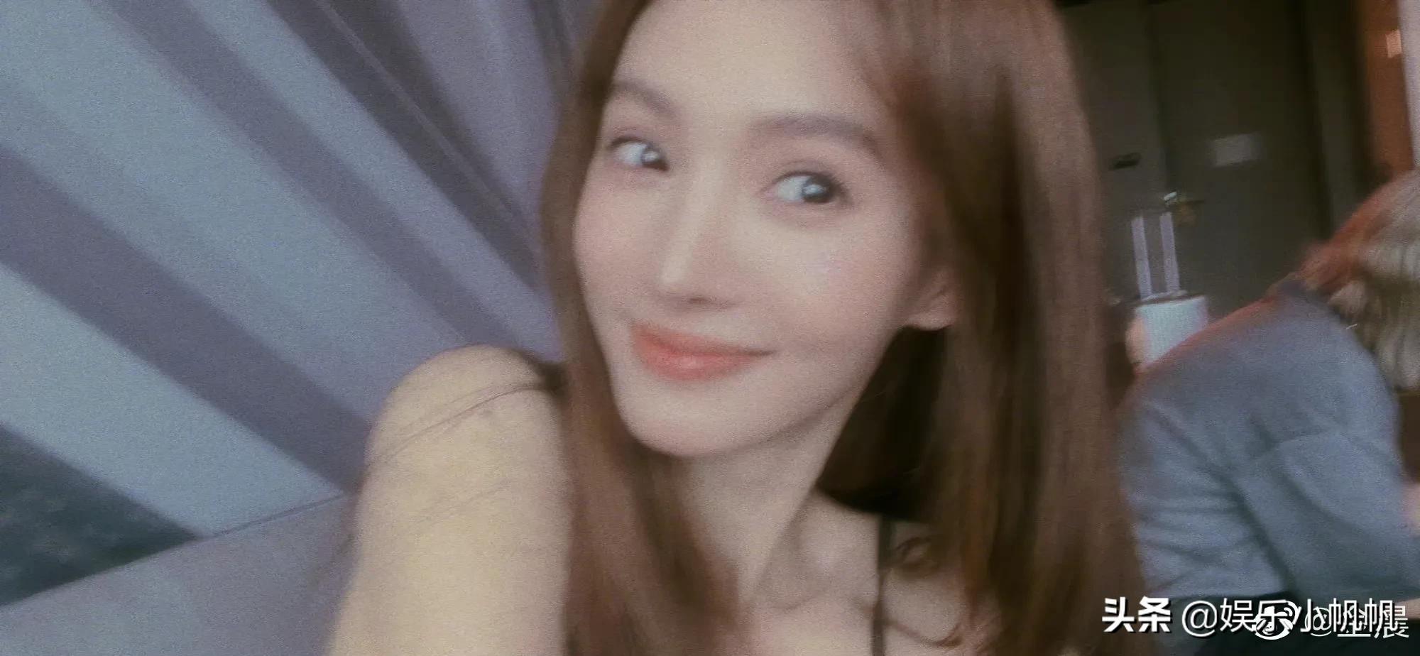 金晨花样玩滑板被“摔到模糊”！再疼也要走在时尚前沿