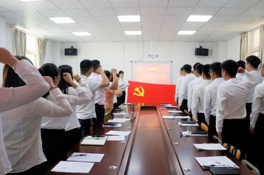 大学生能不能入党，“决定权”不在辅导员手里，同学们应提前了解