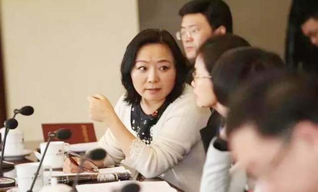 重庆富豪蔡奎：分走前妻200亿，买豪宅娶空姐，身价暴涨300亿