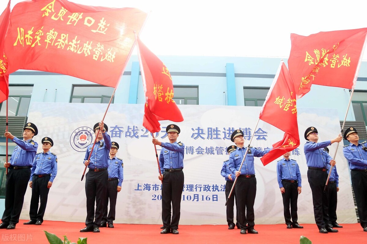 想考公务员的学生注意，这四个岗位看似风光，实际都是“合同工”