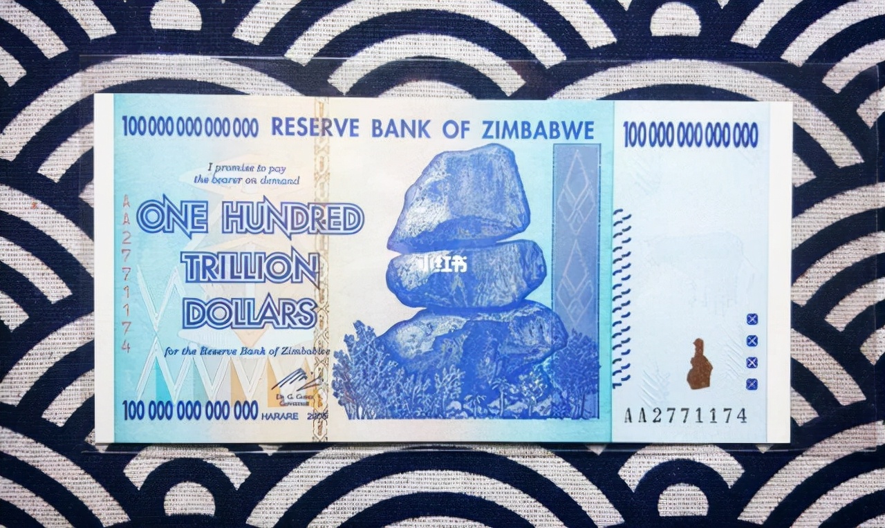 一百万亿津巴布韦币