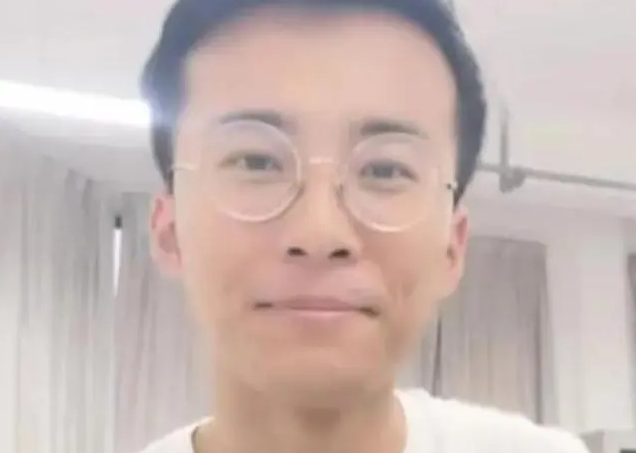 “离别是为了下一次相见”，班主任深情告别孙卓，看了叫人感伤