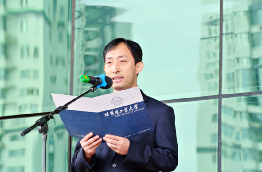 哈工大博导第一学历为“中专”，用10年时间实现逆袭，让人敬佩