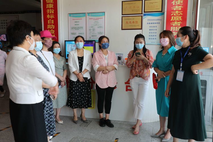 驻马店市女企业家协会向开发区慈善总会捐赠3万余元抗疫物资