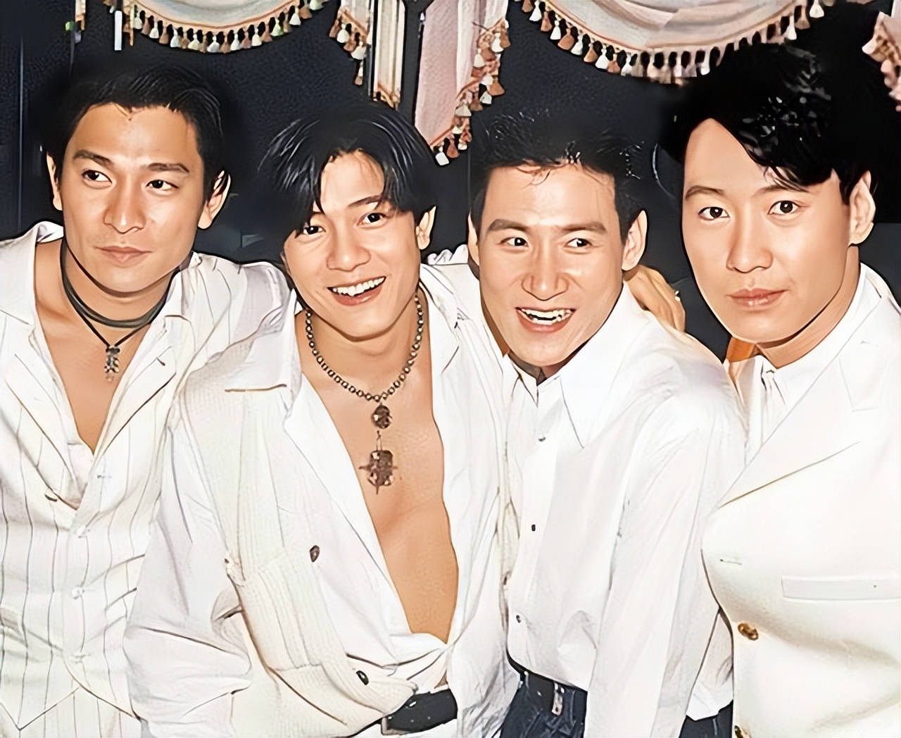 香港回归25周年晚会群星闪耀，四大天王不能聚首，汪明荃再挑大梁