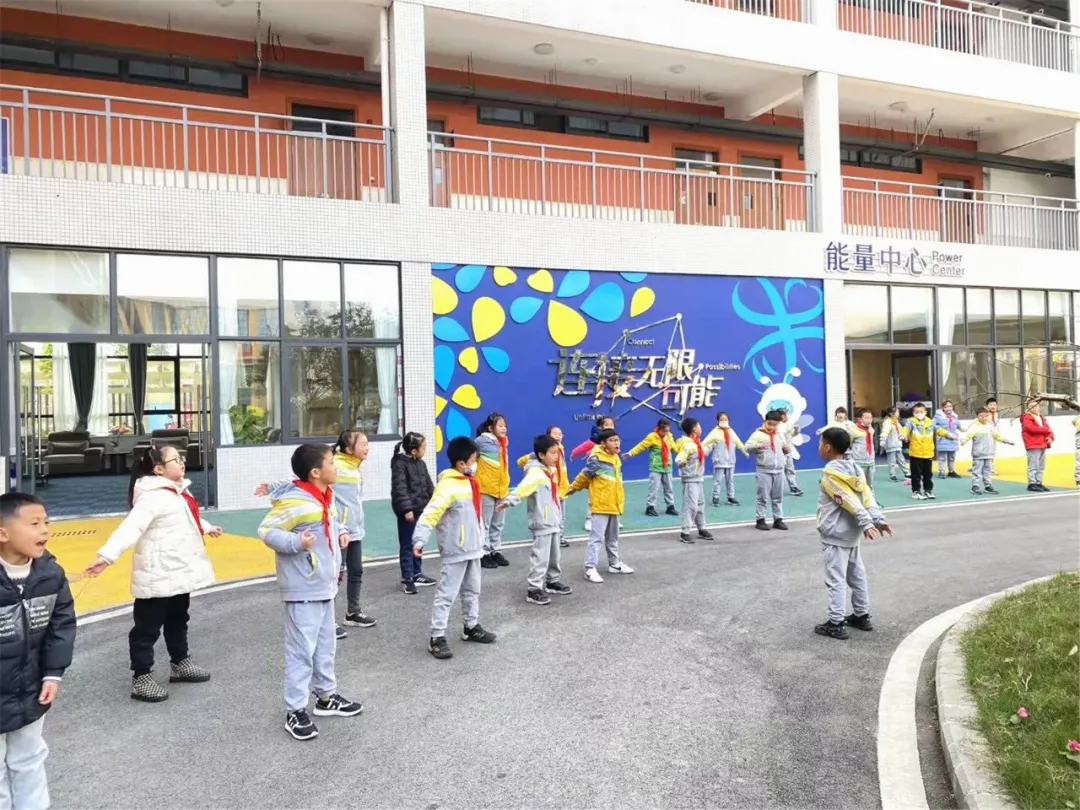 童年不同样 乐考伴成长——双流实小外国语学校体育期末测试