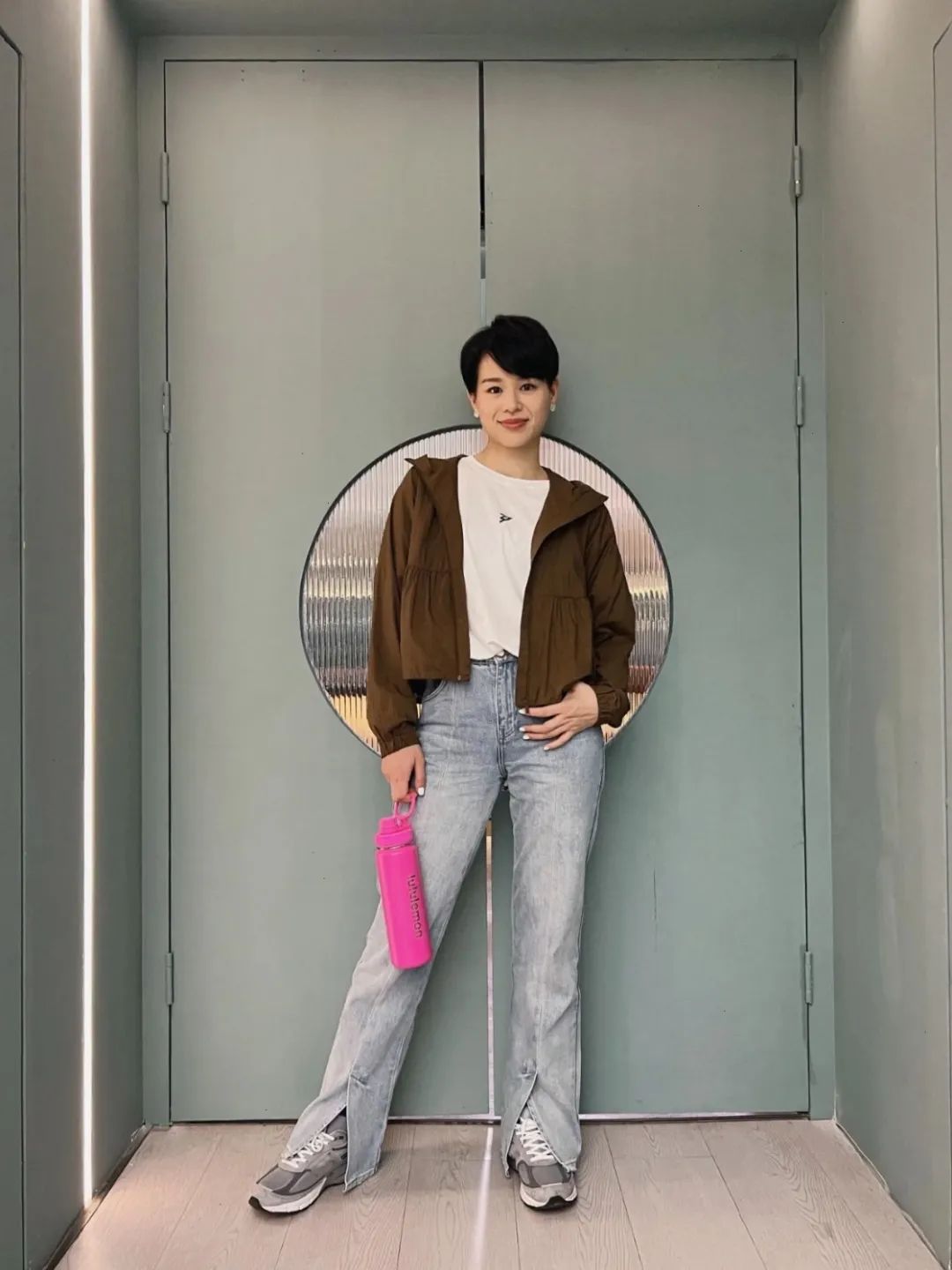 《乘风破浪》太卷了：蔡卓妍11厘米内增高，王心凌马丁靴1万4