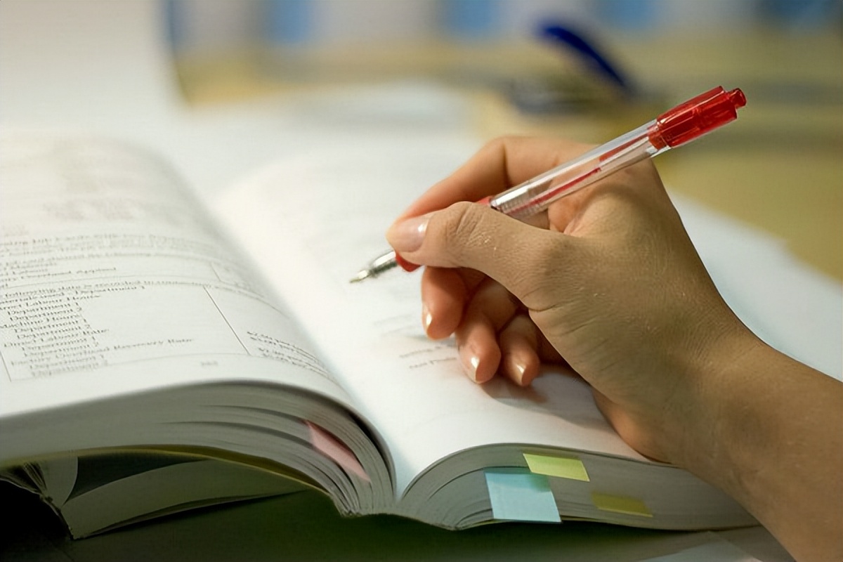 出现这4个症状，可能是“脑供血不足”，提醒：越早做这2件事越好