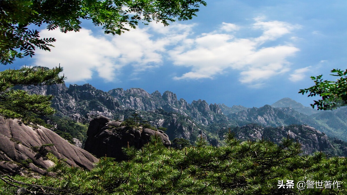 七律.登峰险峻拓途行