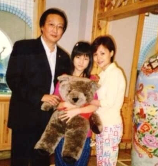 郭美美悲剧人生始作俑者，是她亲妈郭登峰