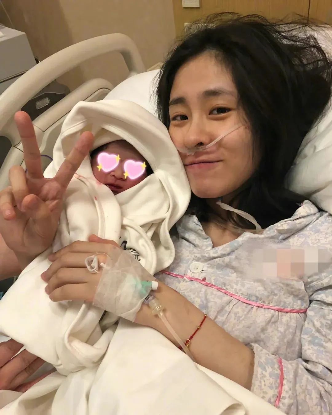 张碧晨太惨了，偷偷给顶流生孩子，没名没份还被网暴