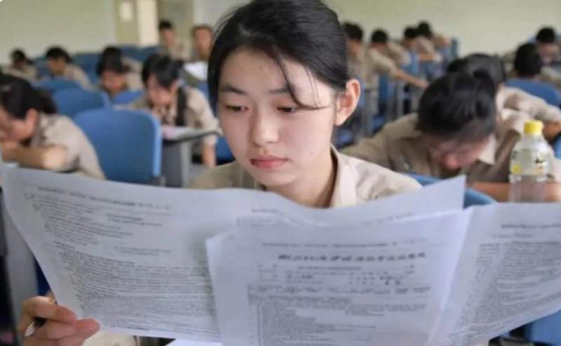 2022年将是“高考小年”，分数线可能会下降？考生注意谨慎报考