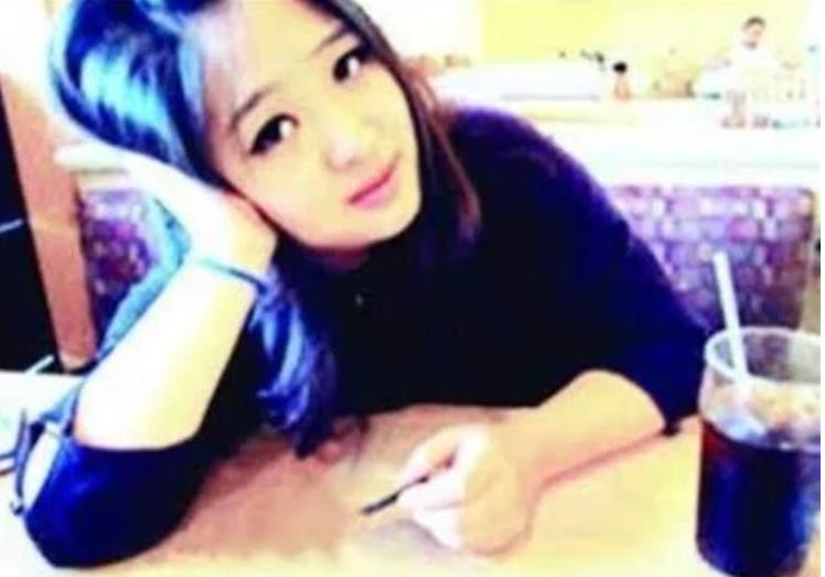 李思：父亲是李连杰，母亲是黄秋燕，我是留守儿童