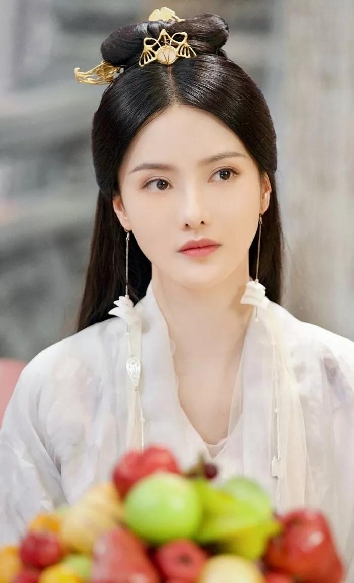 冷艳美人张芷溪