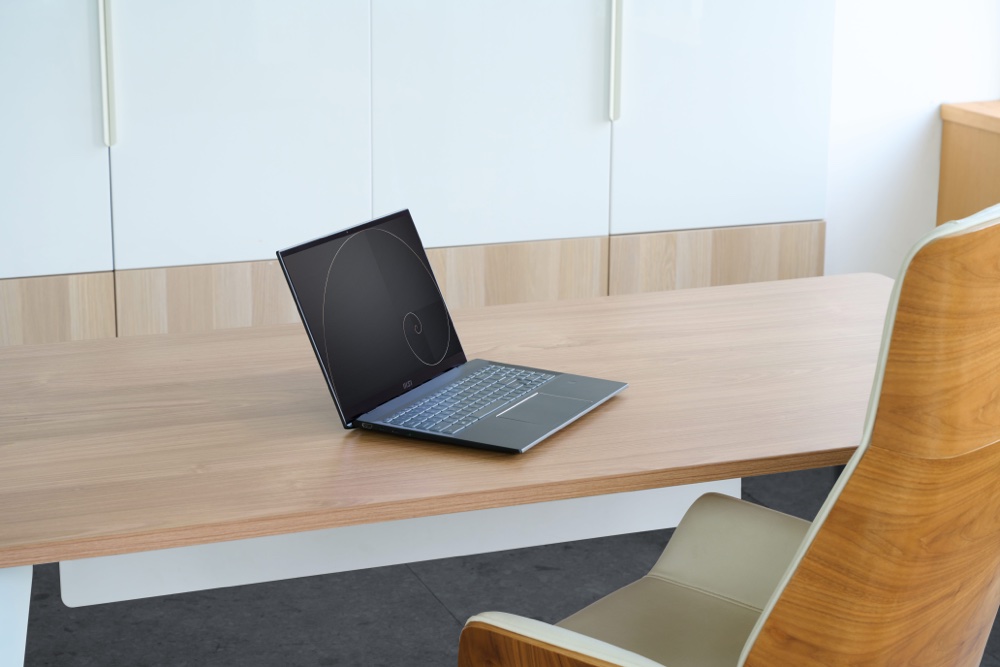 提升工作效率的绝招，从选对轻薄笔记本开始