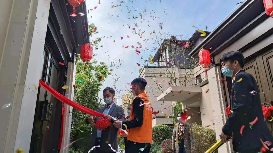 龍光集團1至4月銷售230億元，合約交付率100%｜樓資關注