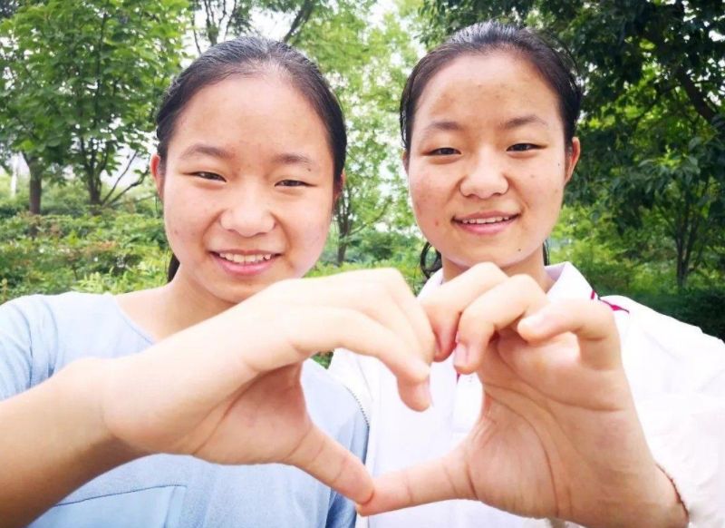 高考如何防止双胞胎“替考”？官方手段让人佩服，这谁还敢作弊