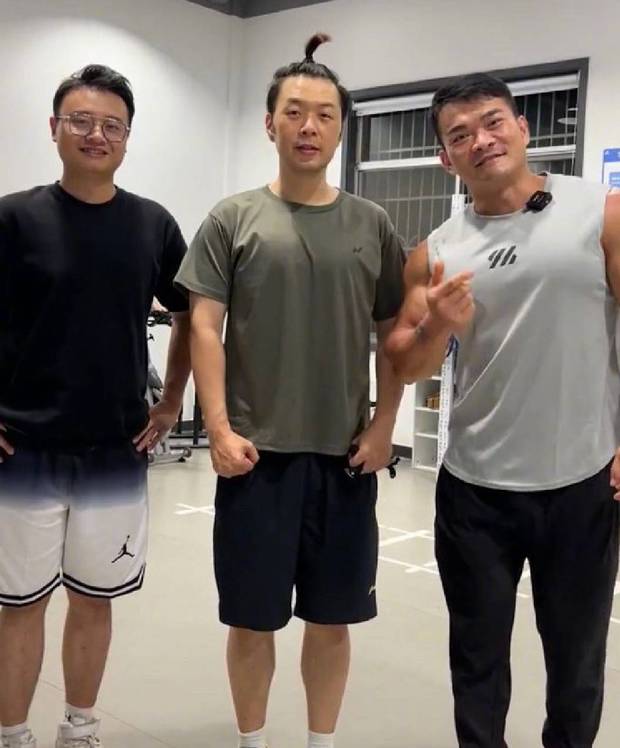 杜海涛健身照曝光瘦了近30斤 头发稀疏老了不少