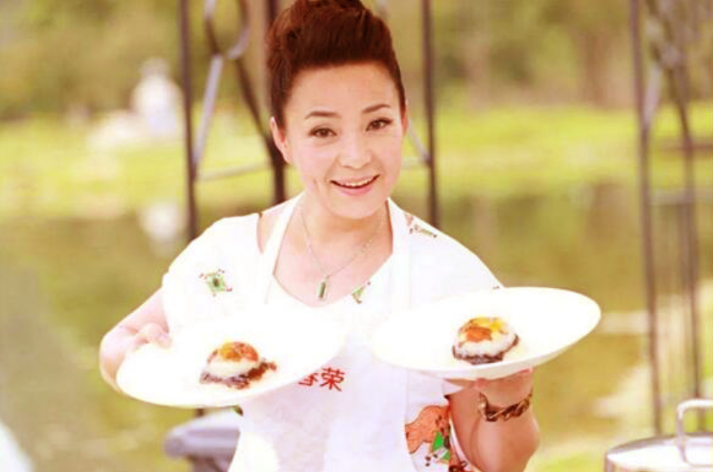 著名演员戴春荣之女郝洛钒：见证父母爱情，我也要像他们一样幸福