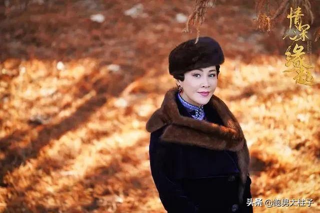 强行扮嫩，妈味十足，求求这几位明星别再演超龄少女了