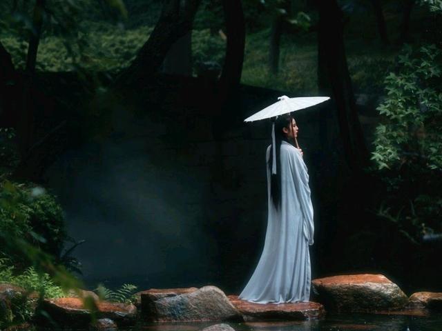 七首听雨诗词,意境绝佳,美不胜收,最后一首最有感悟