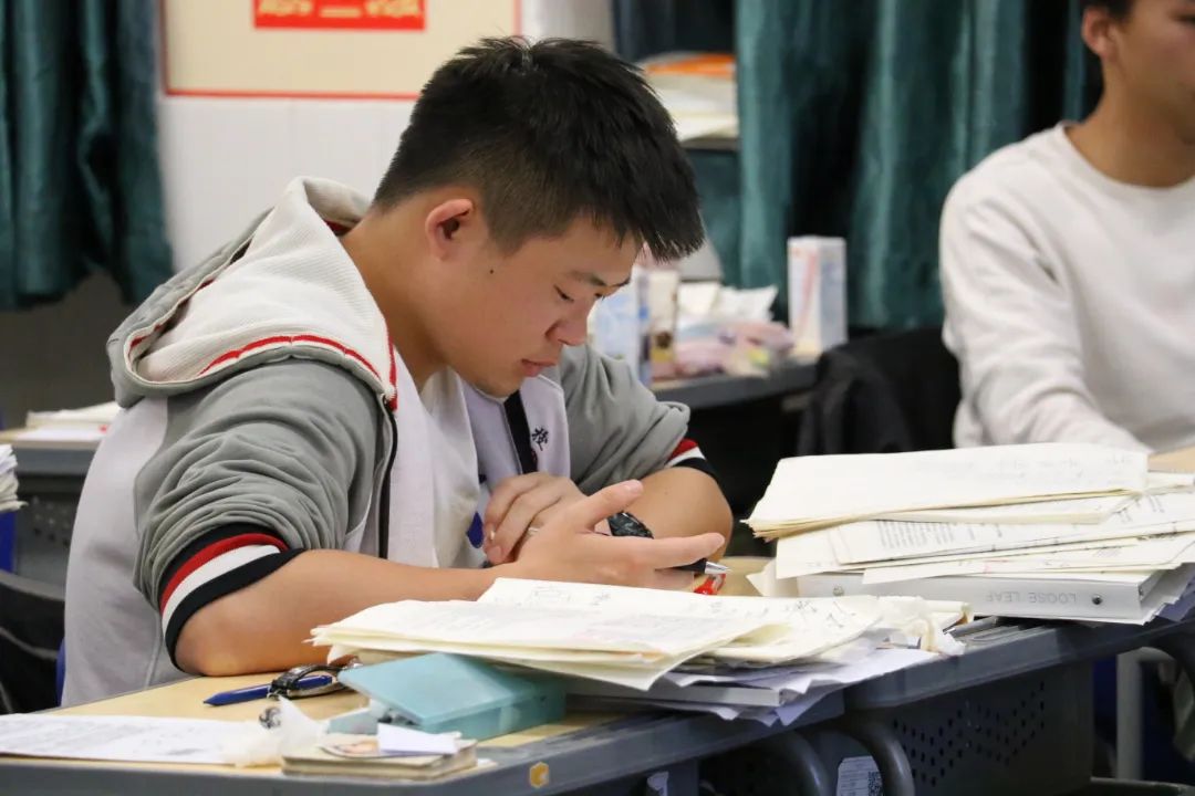 高考倒计时40天！致敬每一位成都为明的追梦者，决胜高考志做黑马