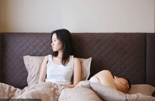 女性在来例假时，突然流出的一股血块是什么？是身上掉下的肉吗？