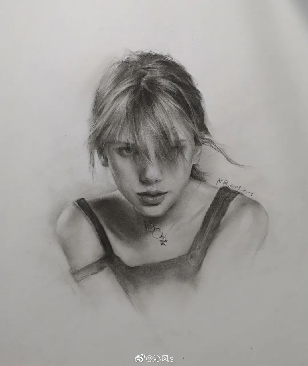 画皮画骨难画魂，她用木炭把明星画活了，王一博鞠婧祎眼神看醉了