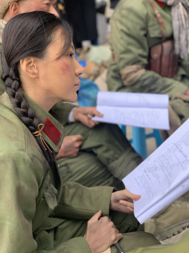 和杨紫搭戏，被冯小刚面试，北京还是容不下我｜十八线演员自述