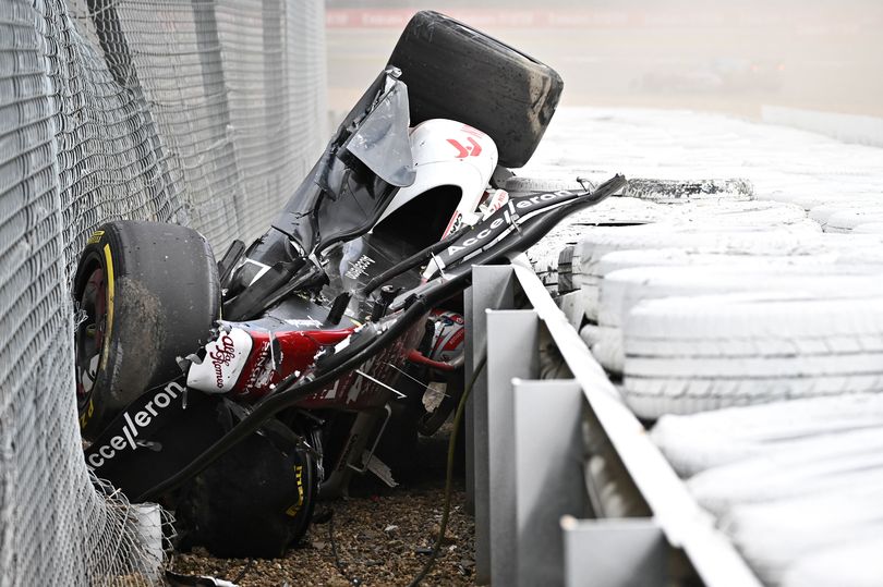 F1人字拖立功!抓拍图看出周冠宇有多幸运 外媒:毫发无伤堪称奇迹