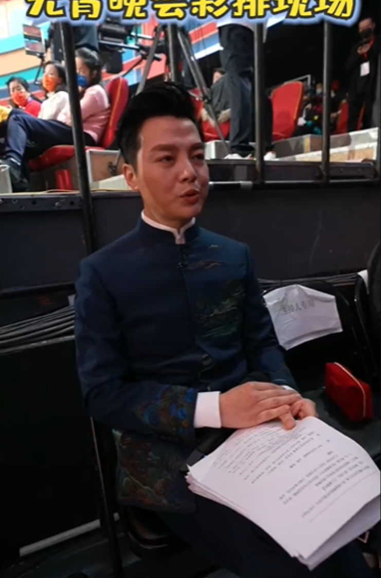 湖南元宵晚会主持班子集体翻车，河南台新颖，央视主持成最大赢家