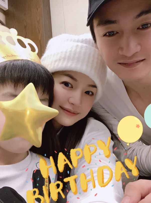 陈妍希为儿子庆生，5岁星星暴风长高，老公陈晓也放下工作陪孩子