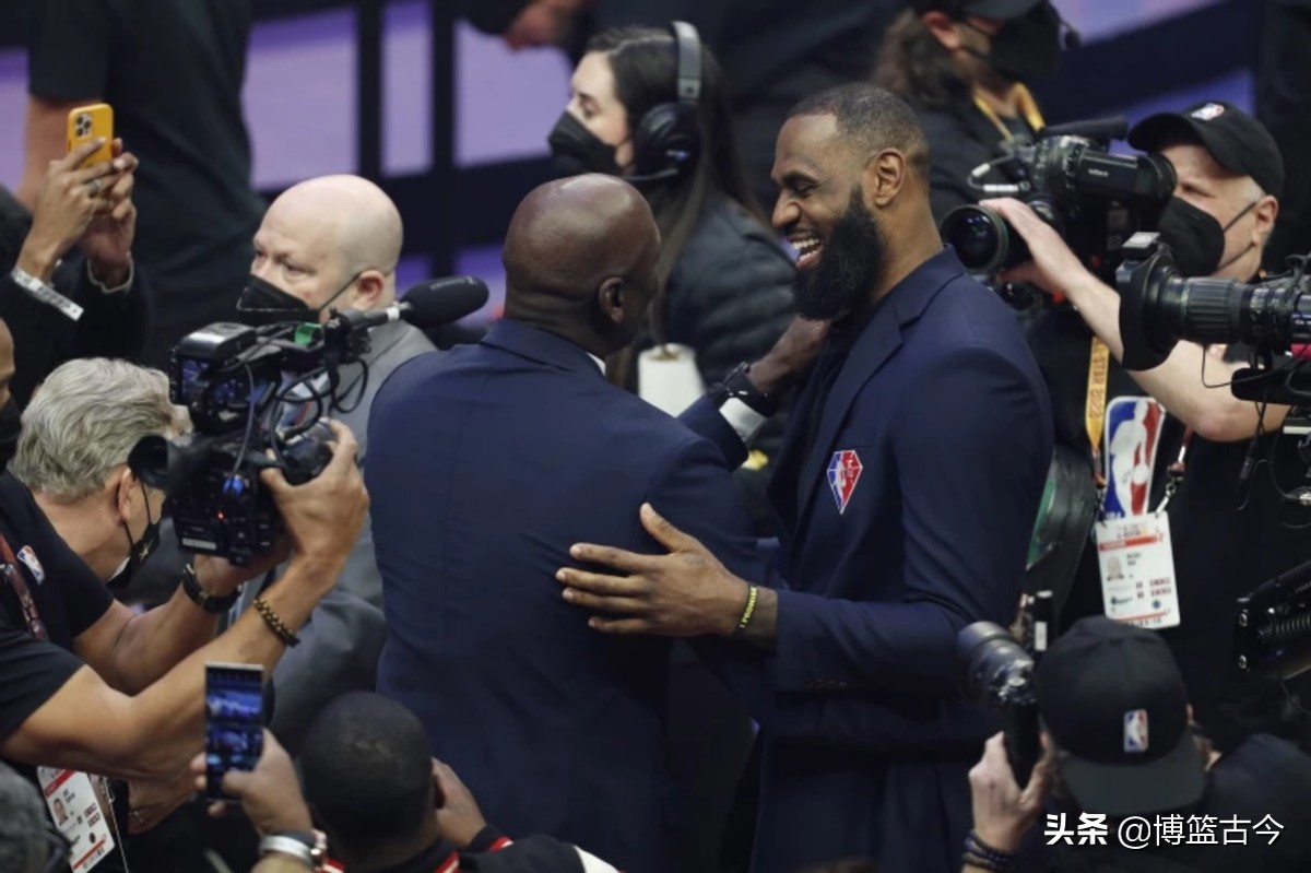 nba都有哪些人参加(NBA官方75大球星仪式：乔丹出场众星捧月，第一地位不可动摇)