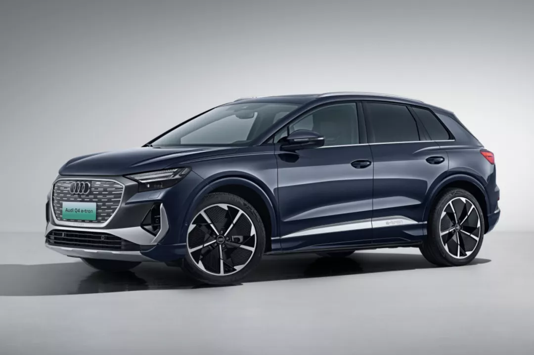 奔驰EQB和奥迪Q4 e-tron，选大五座还是小七座？