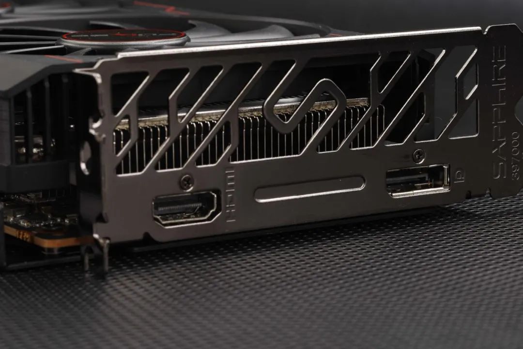 主流小钢炮的性价比之选！蓝宝石Radeon RX 6500XT 4G D6白金版OC显卡评测
