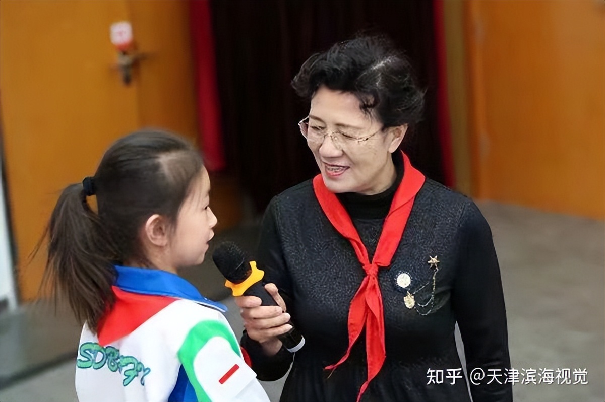 ÷  չʾ׷ĻУƷƣʵ׷澫