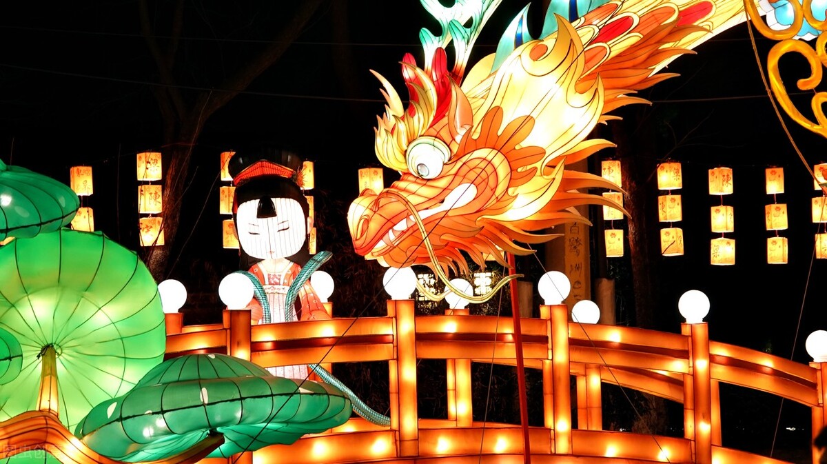 电影《新神榜·哪吒重生》:传统故事改编，近现代场景，魔幻传奇