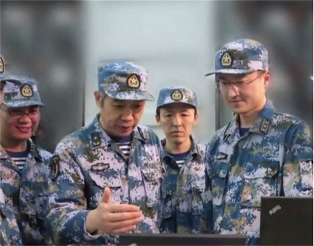 国防巨匠肖飞：每年为国家节省10亿，被中央军委授予一等功