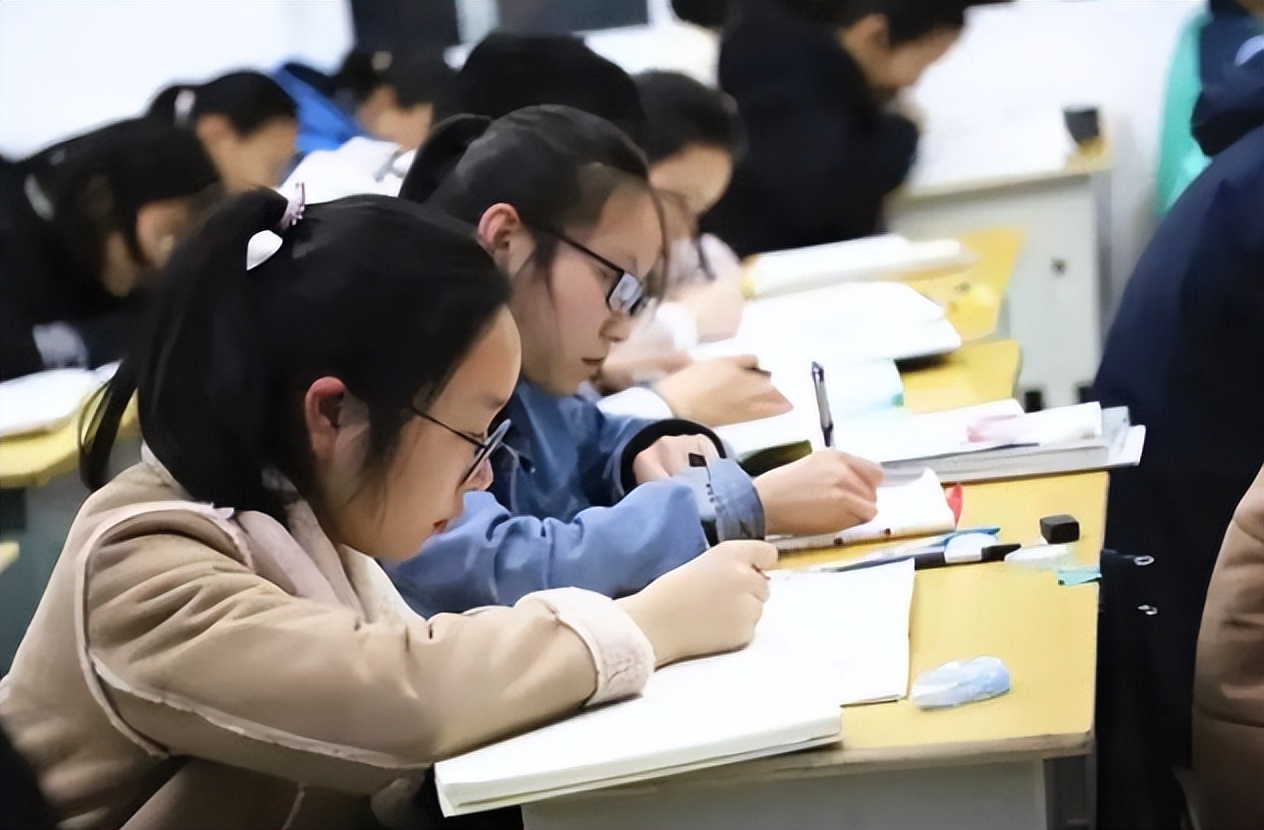 同样是挂科，大一挂科和大三挂科影响却天差地别，学生要心中有数