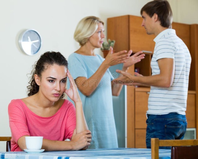 欺负老实人？为装修新房，儿媳搭上私房钱，婆婆却趁机开上麻将馆
