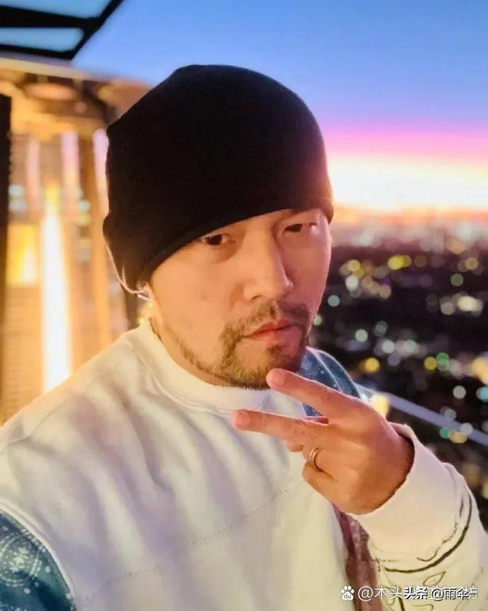 【周杰伦新专辑《还在流浪》和《红颜如霜》】