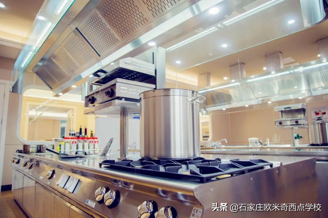 石家庄学西点烘焙去哪里？贵不贵？学费多少？