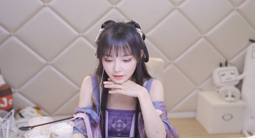 断更数月！B站元老级舞姬咬人猫转型当主播-哪边嗨