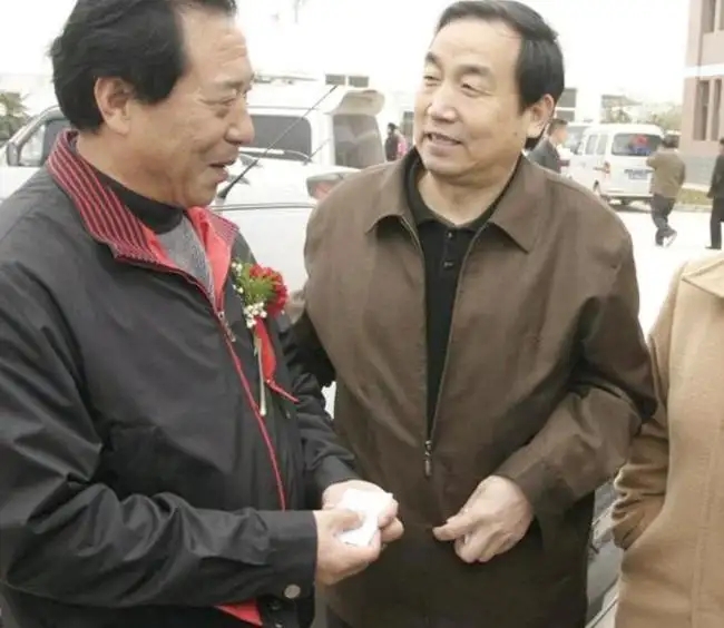 1983年，因高考交白卷被判入狱15年的张铁生，出狱后竟成亿万富翁