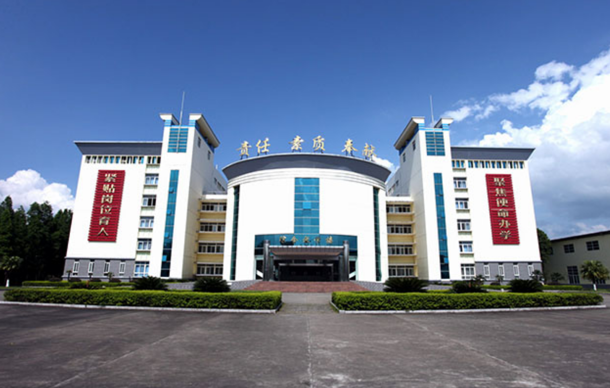 1984年,高建成果然凭借着优异的成绩和身体素质,被桂林空军学院录取.